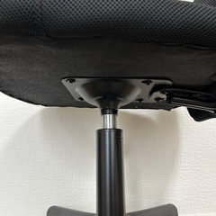 キャスター付き椅子の画像