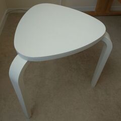 IKEAスツール シルレ(ホワイト)の画像
