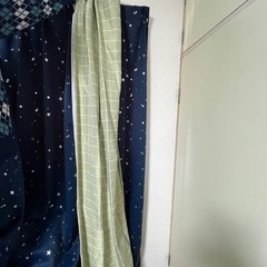 カーテンの画像