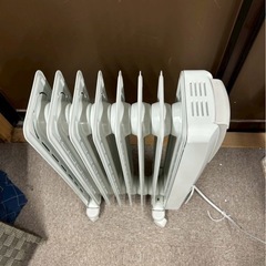 【中古品】デロンギ オイルヒーター　KHD4 108 12-LGの画像