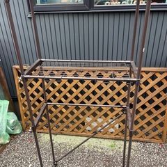 洗濯スペース収納棚の画像