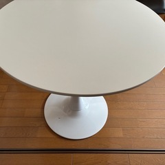 韓国風テーブルの画像