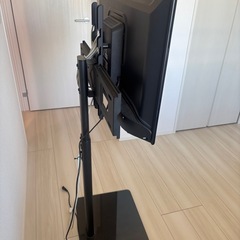 32インチテレビ（可動式台付き）の画像