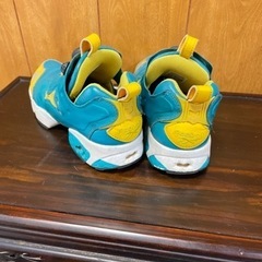 リーボック　Reebok ポンプフューリィー　の画像