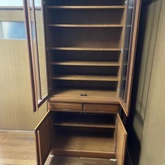 無料！！大型食器棚／195×86×46／まだ使えます／お譲りしますの画像
