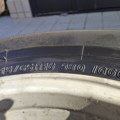 スタッドレスタイヤ　2022年製造215/65R16の画像