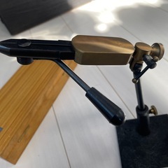 オフト、タイイングバイス、フライフィッシングの画像