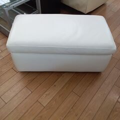 ★リユースのサカイつくば店★TK7386 Domicil オットマン ホワイト H40×D90×W46 クリーニング済みの画像