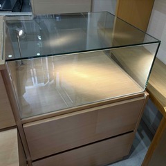 可動式の商品棚の画像