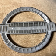 日産　キャラバン　リア　エンブレムの画像