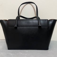 黒のレザートートバッグの画像