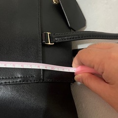 黒のレザートートバッグの画像