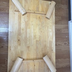 折り畳みテーブルの画像