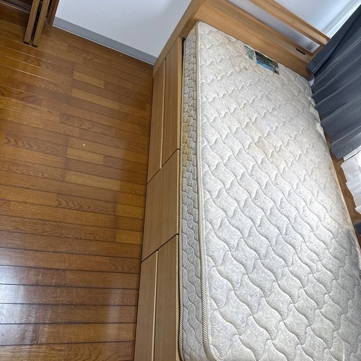 収納付きベッドマットレス付き
