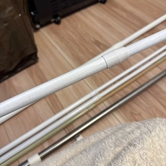 1.1-2m突っ張り棒x3本 の画像