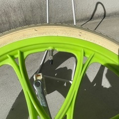 一輪車　グリーン/シルバー      スタンド付きの画像