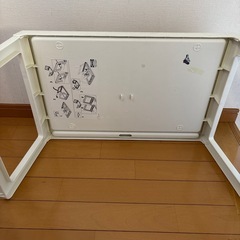 IKEA キッズ？テーブルの画像