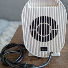 小型　セラミックヒーター 電気ヒーター　①の画像