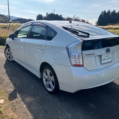 プリウス 23年 車検8年2月 8万㌔ ナビ フルセグ Bカメラ ETC LEDの画像