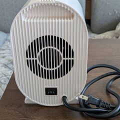 小型　セラミックヒーター 電気ヒーター　②の画像