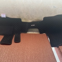 ソリオバンデットMA37S 純正フロアマットの画像