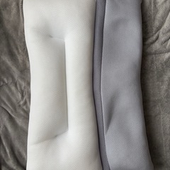 ニトリ　首を支えるマクラの画像