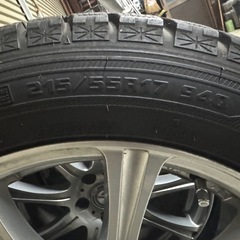 スタッドレスタイヤ　１７インチ　バリ溝の画像