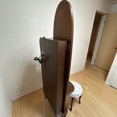 3連休中のみ0円鏡台の画像