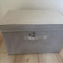 ヨガマット、ゴミ箱などの画像