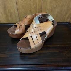 定価5万くらい　イタリア製　本革　厚底サンダルの画像