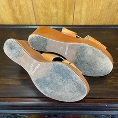 定価5万くらい　イタリア製　本革　厚底サンダルの画像