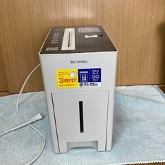 【お取引中】アイリスオーヤマ　家庭用シュレッダーの画像