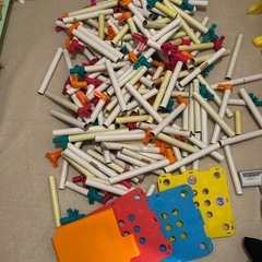 大量　ジャングルジム  白いわんぱくジム　ピープルの画像