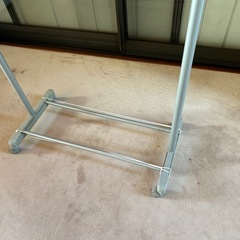 ハンガーラックの画像