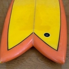 サーフボード ツインフィンの画像