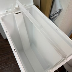 ゴミ箱 白の画像