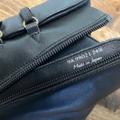 日本製・ing (イング)本革レディースブーツ《24.５㎝・EE》試し履きのみの画像