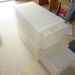 プラスチック収納ケース計３個の画像