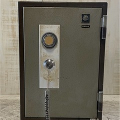J638⭐️コクヨ　ダイヤル式金庫　耐火テスト合格の画像