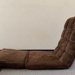 フラットにもなる座椅子の画像