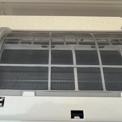 コロナ ルームエアコン 2024年製 CSH-N2224R（2.2kW）  ⭐️ 美品 / 在庫2台あります！ ⭐️ フィルター・内部ともに清潔感あり ⭐️ 人気の省エネモデル・100Vタイプ の画像