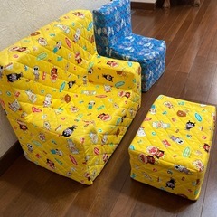 お話し中手作り子ども用ソファの画像