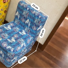 お話し中手作り子ども用ソファの画像