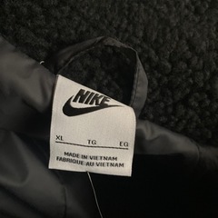未使用品　NIKE コート　XLサイズの画像