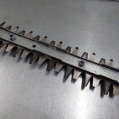 マキタ　Makita　充電式ミニ生垣バリカン　バッテリー２個付き　MUH265DSHの画像