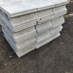 【お話中】コンクリートブロック12個の画像