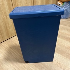 ゴミ箱の画像