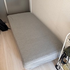【お値引可】足付セミシングル　
マットレスの画像