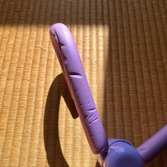 手に持ったり足に挟んだりしながらきたえるものの画像