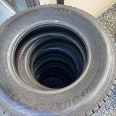 スタッドレスタイヤ6本セット 205/75R16 ヨコハマアイスガードの画像